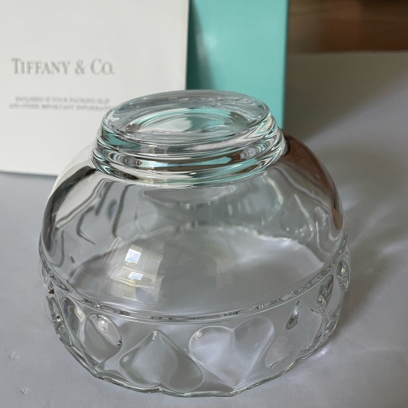 TIFFANY & CO 90s Lead Crystal Small Bowl Heart Motif Curved Edge - Picture 4 of 12